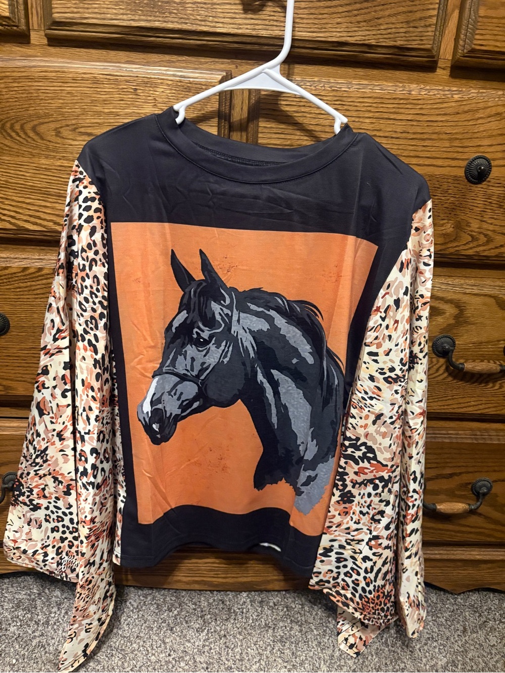 SHEIN Black & Orange Horse Graphic Leopard Sleeve Top